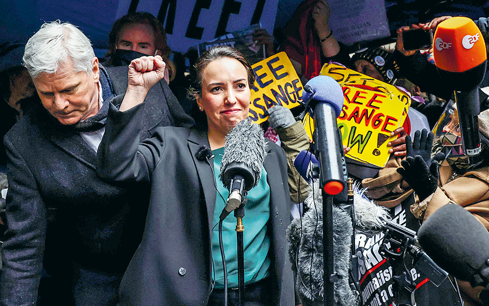 οχι-στην-έκδοση-του-ασάνζ-561216721