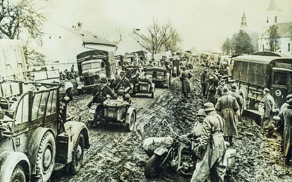 πολεμώντας-μόνοι-το-1940-1941-561220267