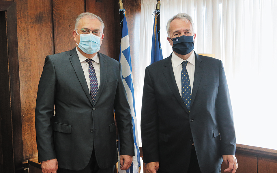 παράδοση-υπουργείων-σε-φορτισμένο-κλ-561217465