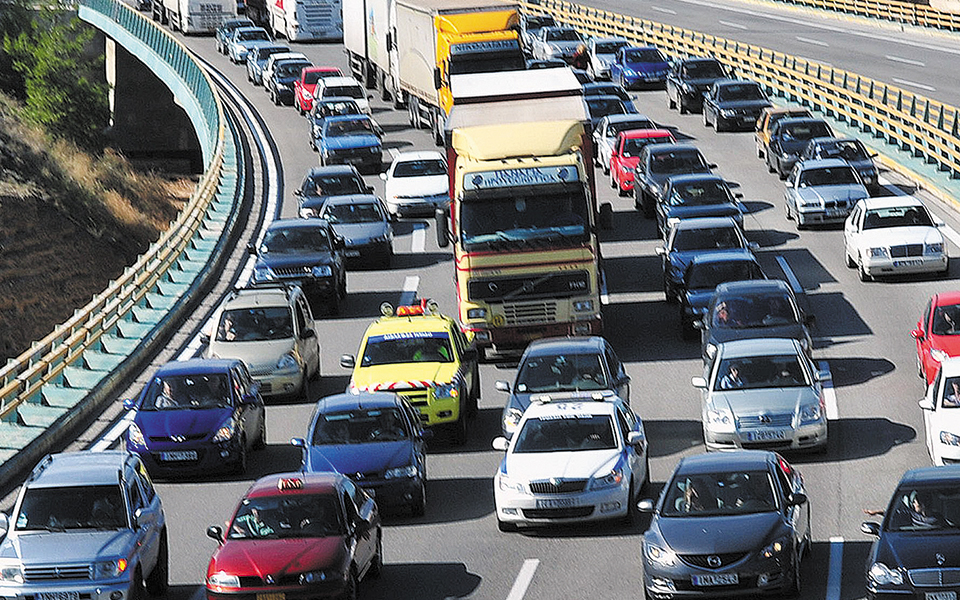 βήμα-βήμα-η-κατάθεση-πινακίδων-οχημάτ-561217768