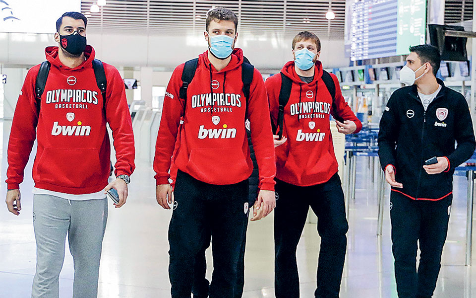 στο-τελ-αβίβ-ο-ολυμπιακός-με-φόντο-την-ο-561223435