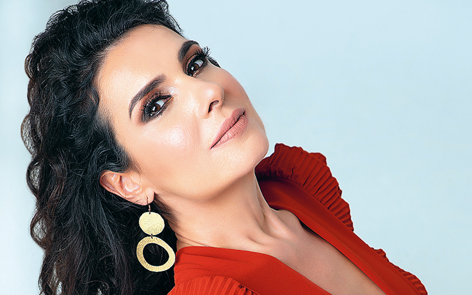 ενα-εικοσιτετράωρο-με-την-τραγουδίστ-561230950