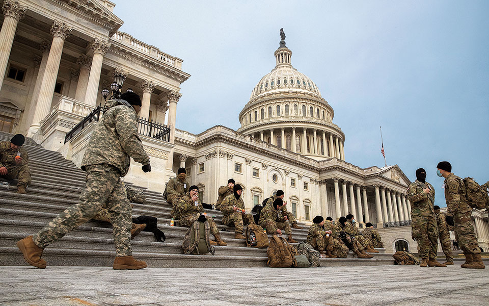 η-εθνοφρουρά-προστατεύει-το-καπιτώλι-561224755