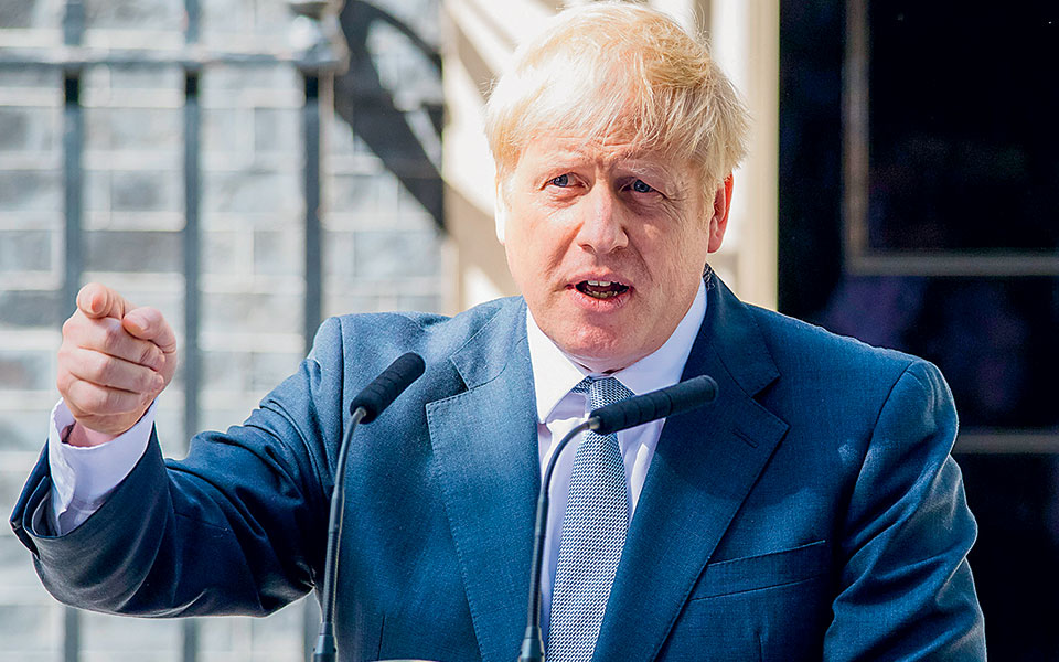 επικρίσεις-στη-βρετανία-για-τις-οικον-561227359