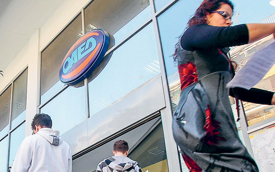 επεκτείνονται-δύο-μήνες-τα-επιδόματα-561227032