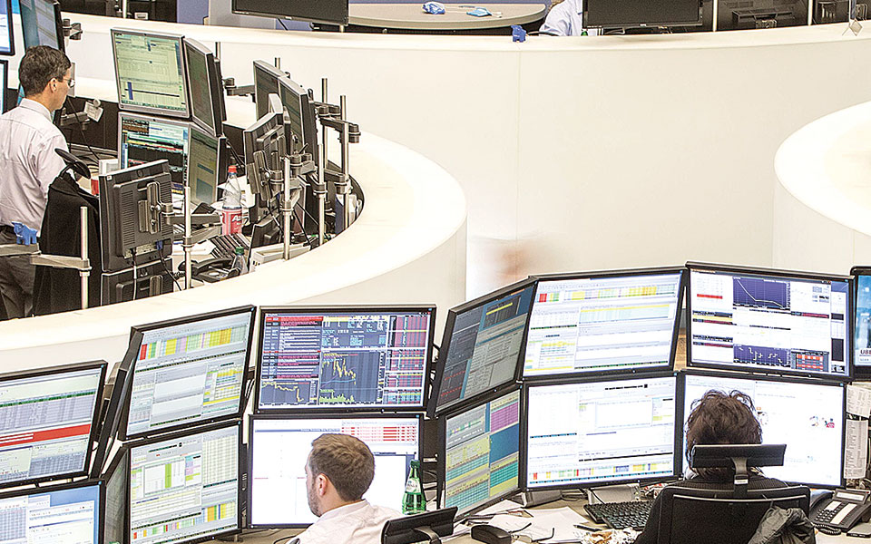 ηπιες-ανοδικές-τάσεις-σε-ευρώπη-και-ηπ-561228355