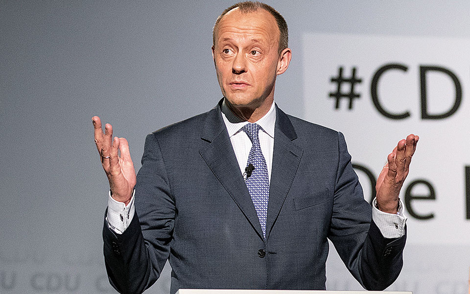 Αμφίρροπη η μάχη διαδοχής της Μέρκελ-1