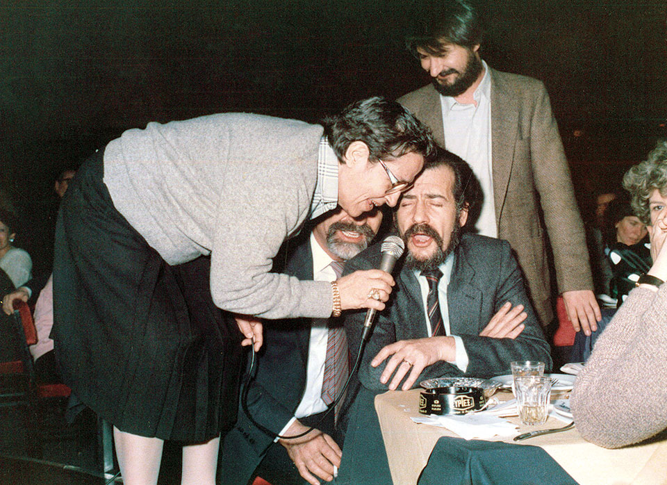 Η ροκ ρεμπέτισσα που ήθελε να την αγαπούν-2