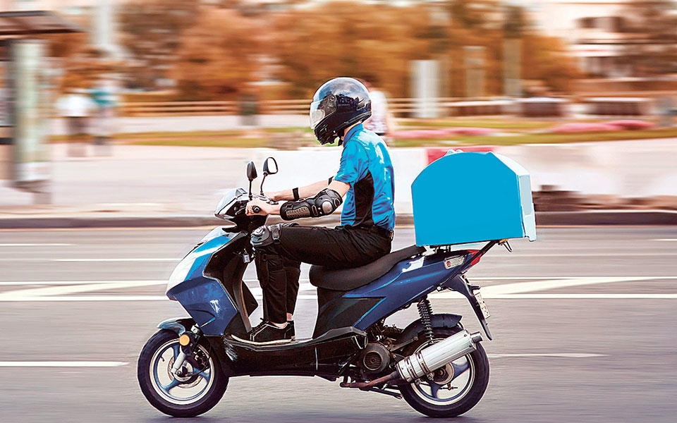 βροχή-καταγγελιών-κατά-e-shops-και-couriers-561230449