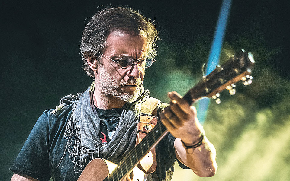 δίψα-για-επικοινωνία-561234943