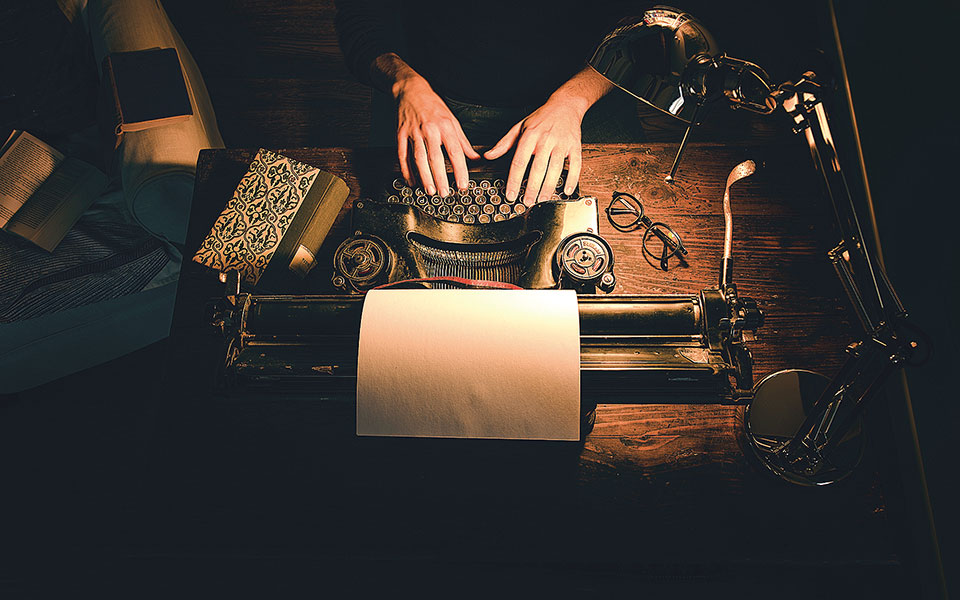 οι-ανώνυμοι-συγγραφείς-του-εγκλεισμο-561237847