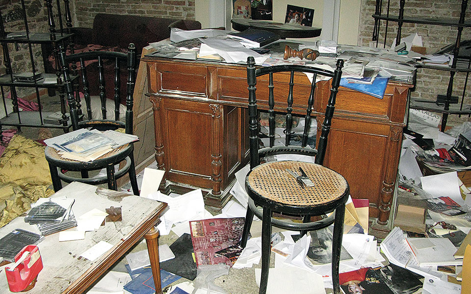 μεγάλες-καταστροφές-στο-ωδείο-athenaeum-561237721