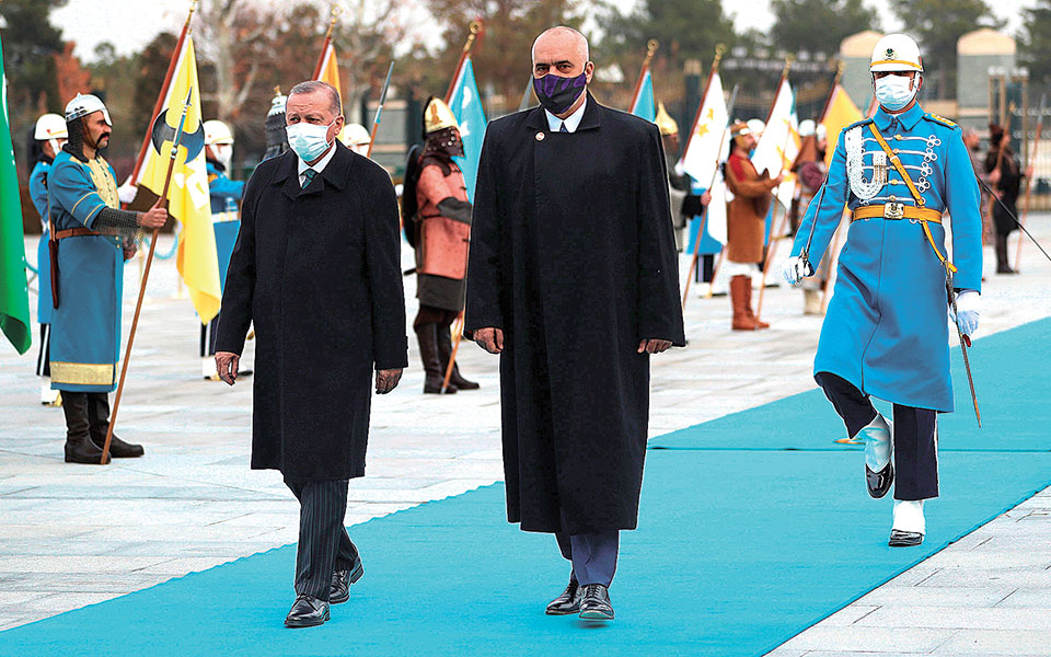 σε-τροχιά-εκλογών-η-αλβανία-με-τουρκ-561238789