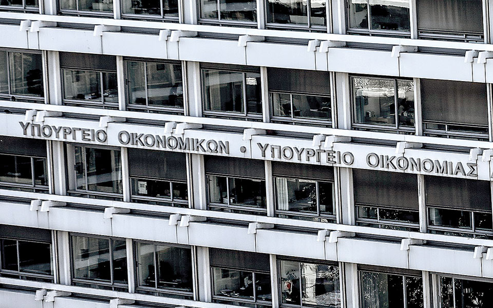 κοσμοσυρροή-για-τη-νέα-επιστρεπτέα-561238990