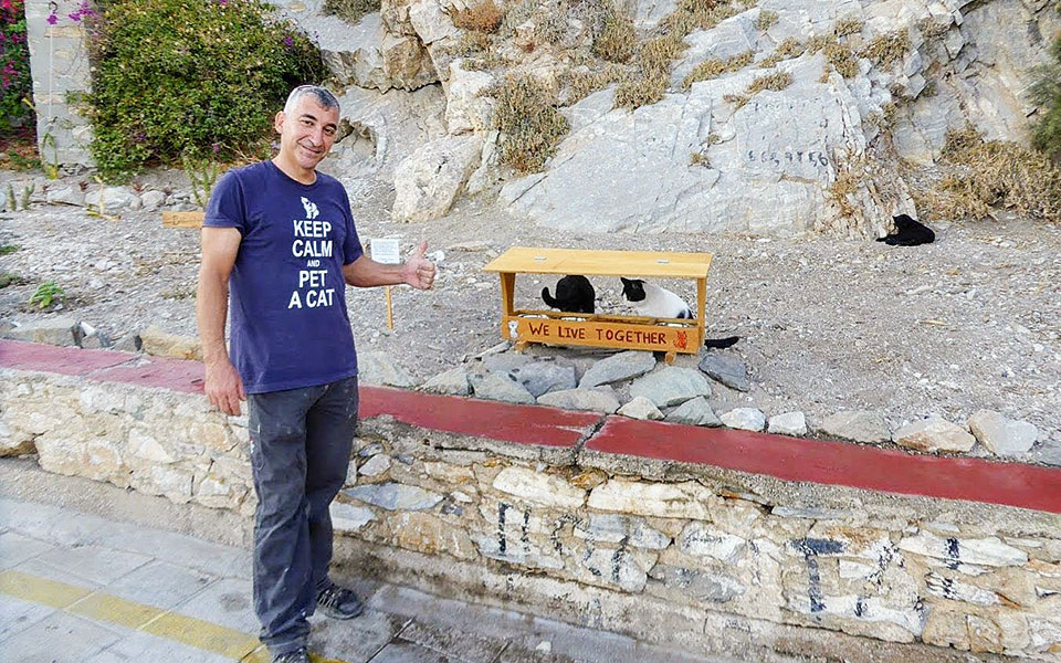 ο-γατούλης-χαλεπάς-και-τα-γατοκαφεν-561243352