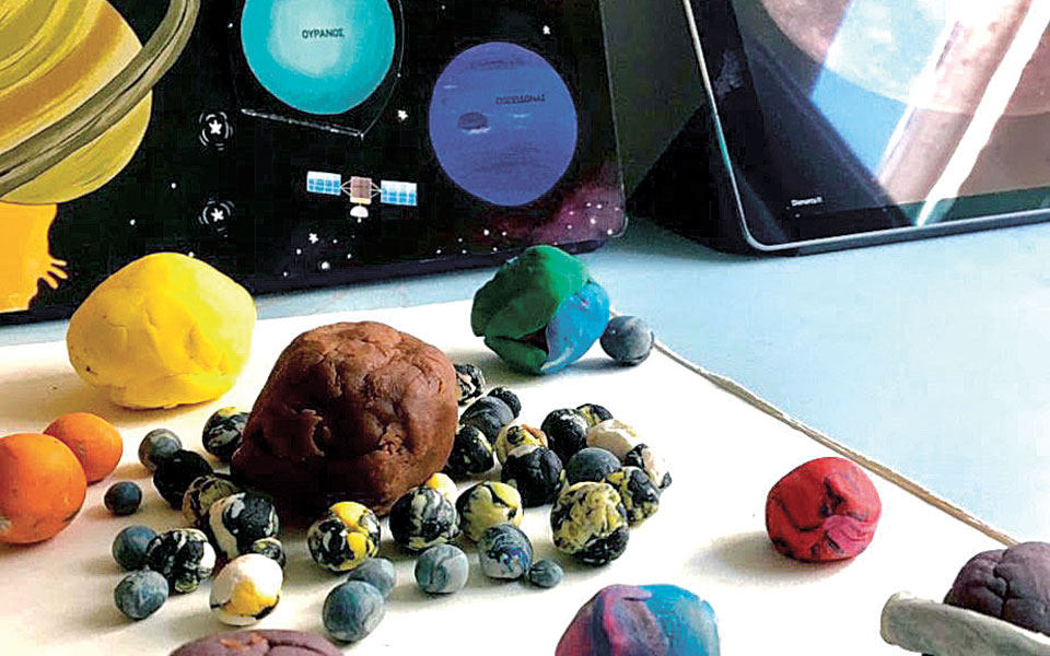 σχολή-μωραΐτη-οι-μαθητές-στέλνουν-υλι-561245761