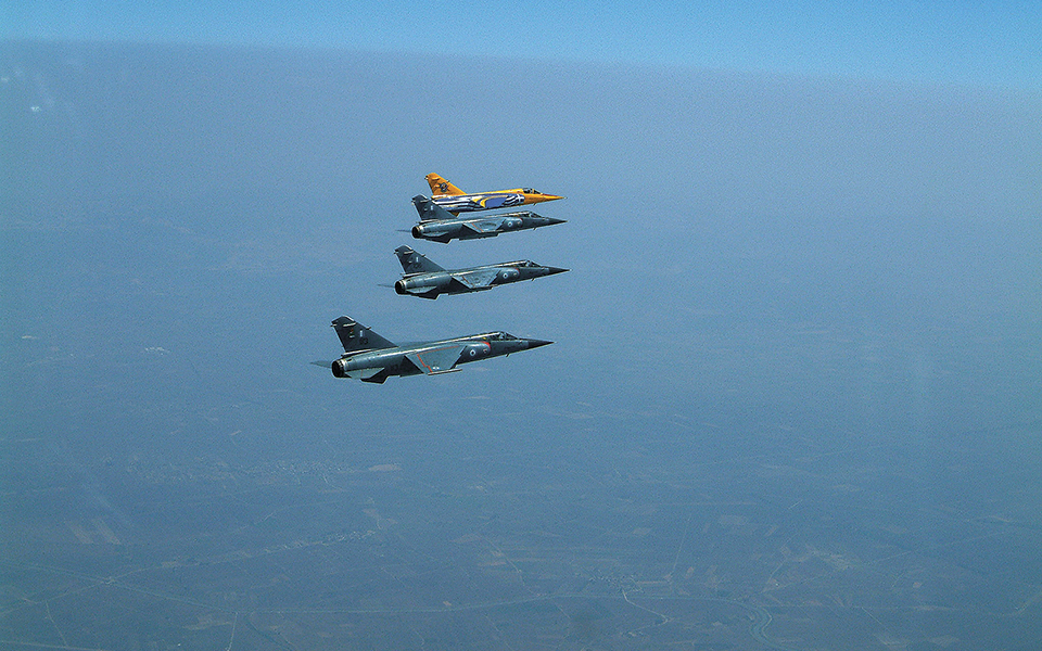 ο-πιλότος-που-έφερε-το-πρώτο-mirage-στην-ελλά-561247576