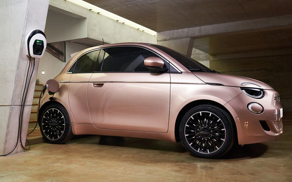 Η Alexa της Amazon συναντά το νέο Fiat 500-1