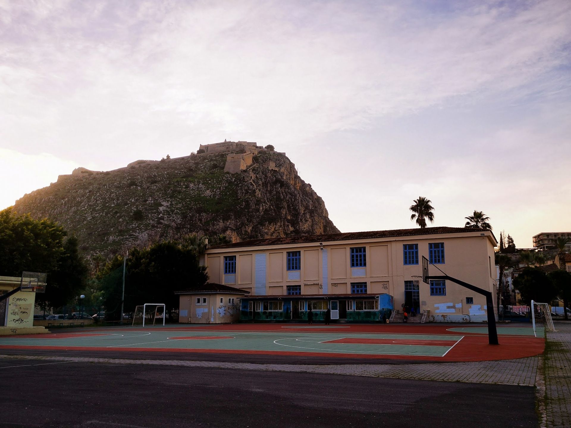 τα-τρία-σενάρια-για-τα-σχολεία-561245914