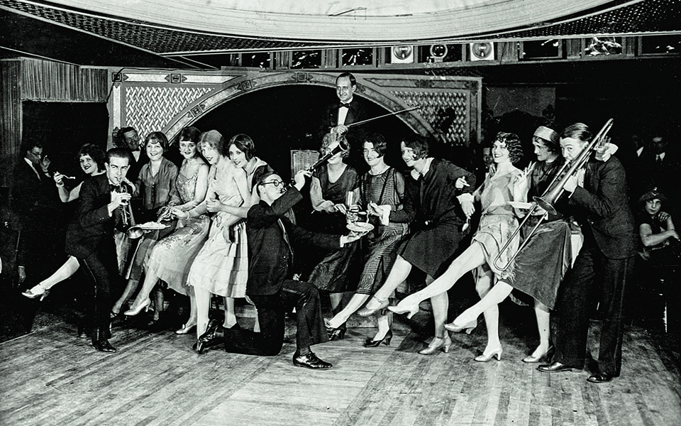 από-την-εποχή-της-τζαζ-στη-δεκαετία-του-561240766