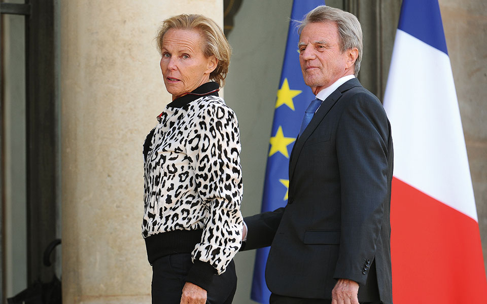 Μυστικά και ψέματα-4