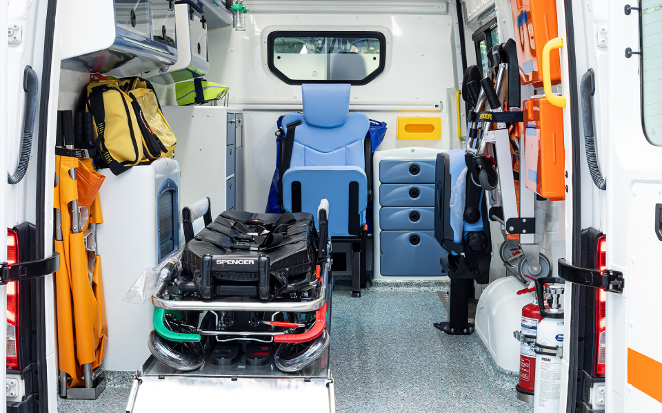 Δωρεά ασθενοφόρου Volkswagen Crafter στο Ε.Κ.Α.Β.-1