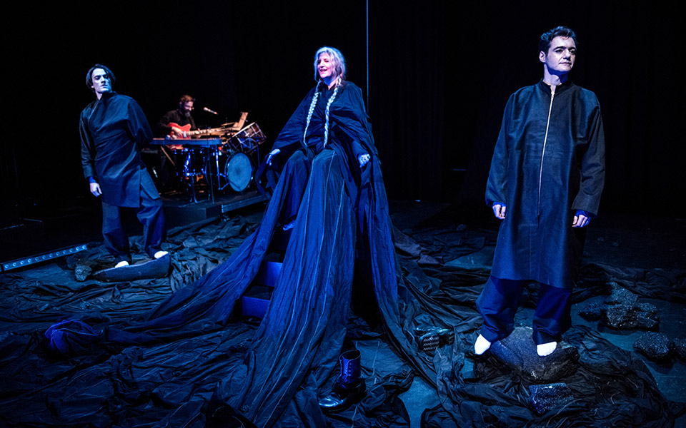 μήδεια-του-ευριπίδη-σε-live-streaming-στο-θέατρο-561218923