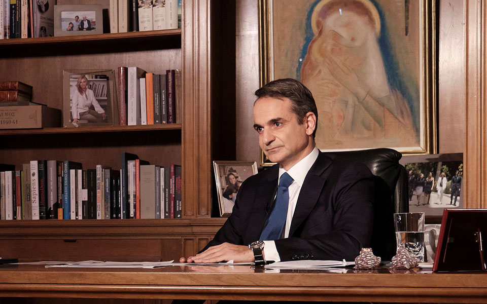 ανοίγει-με-προσεκτικά-βήματα-το-λιανε-561224749