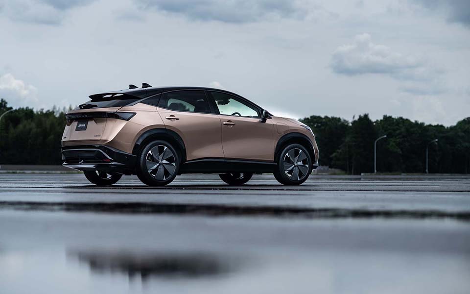 Το νέο Nissan Ariya εν κινήσει (video)-2