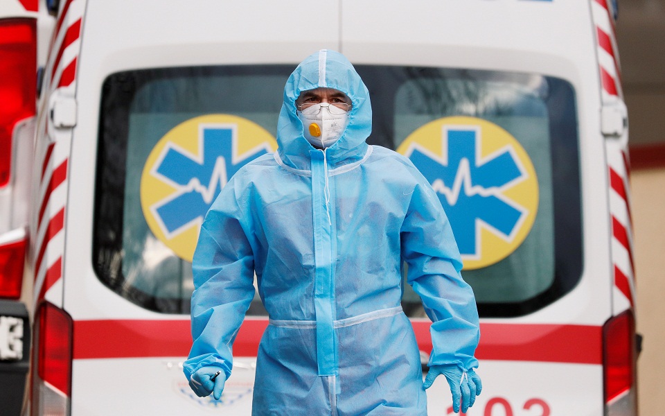 κοκτέιλ-αντισωμάτων-βοηθά-ουσιαστικ-561237424