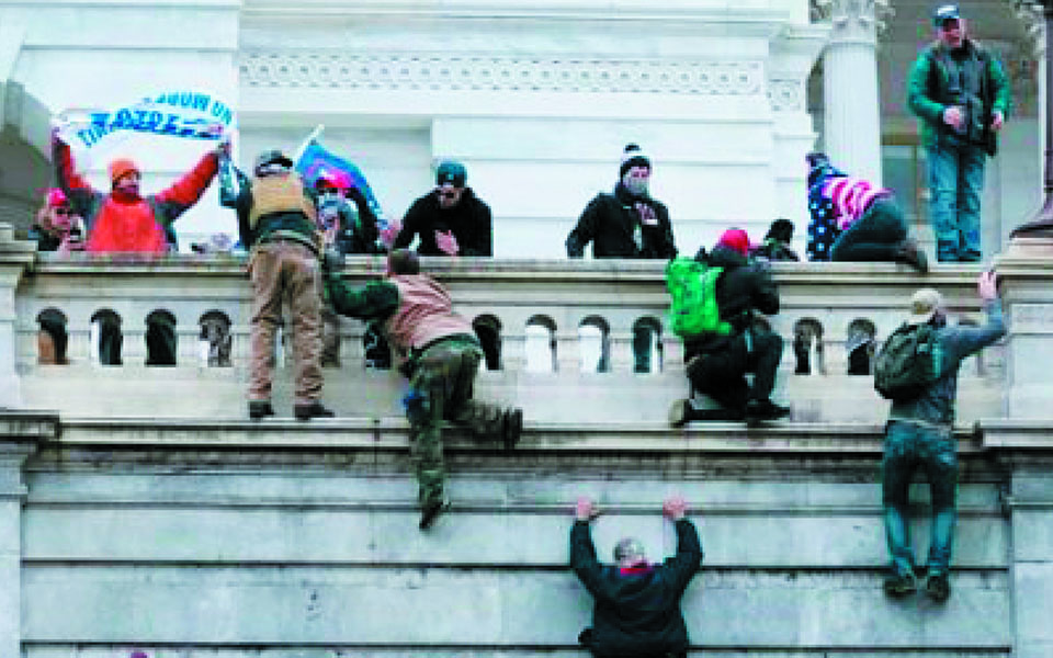 Αλέξανδρος Κιτροέφ: Η σημειολογική ανάλυση της «γαλατικής ορδής» που εισέβαλε στο Καπιτώλιο-2