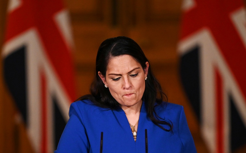 βρετανία-υπουργείο-σβήνει-κατά-λάθος-15-561229009