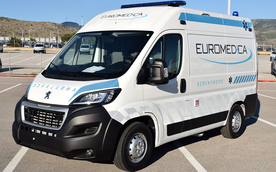 6 ασθενοφόρα Peugeot Boxer για την Euromedica-1