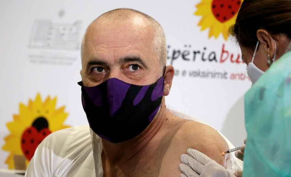 έντι-ράμα-η-αλβανία-έλαβε-εμβόλια-όχι-561224185