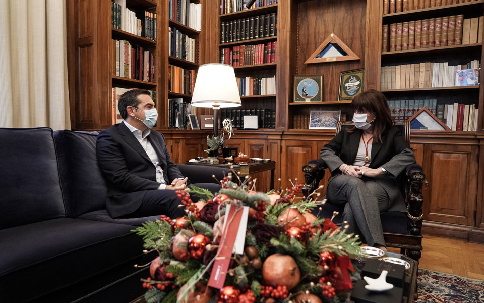 σύγκληση-συμβουλίου-πολιτικών-αρχηγ-561219658