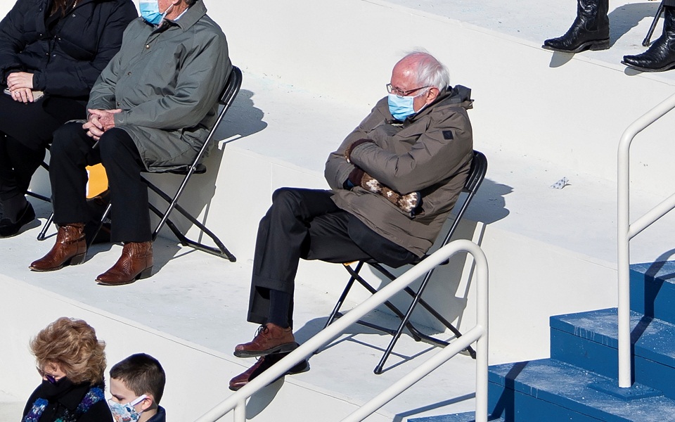 Ο Μπέρνι Σάντερς… σταυροβελονιά (εικόνες)-1