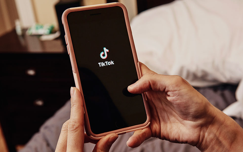 xαρούμενη-ψηφιακή-κλειδαρότρυπα-561218737