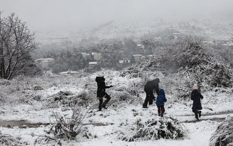 χιόνια-και-χαμηλές-θερμοκρασίες-σήμε-561231856