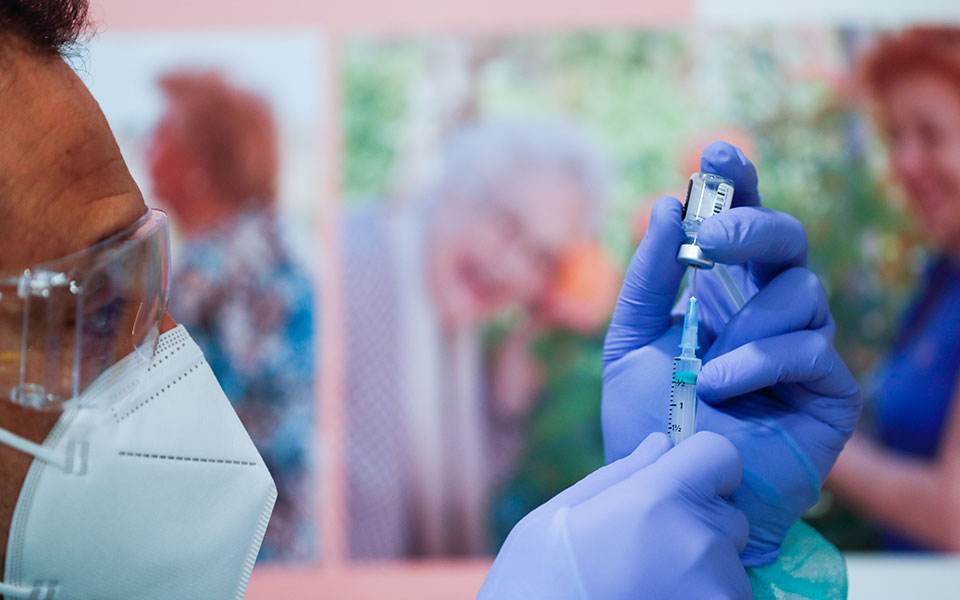 εμβόλιο-η-ελλάδα-παρέλαβε-100-000-δόσεις-από-561241198