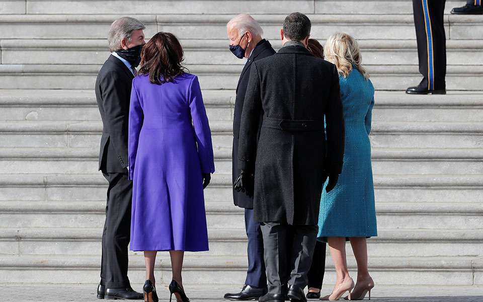 Τζιλ Μπάιντεν και Κάμαλα Χάρις επέλεξαν Αμερικανούς σχεδιαστές-1