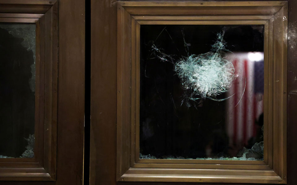 παραιτήσεις-στον-λευκό-οίκο-μετά-την-ε-561218527