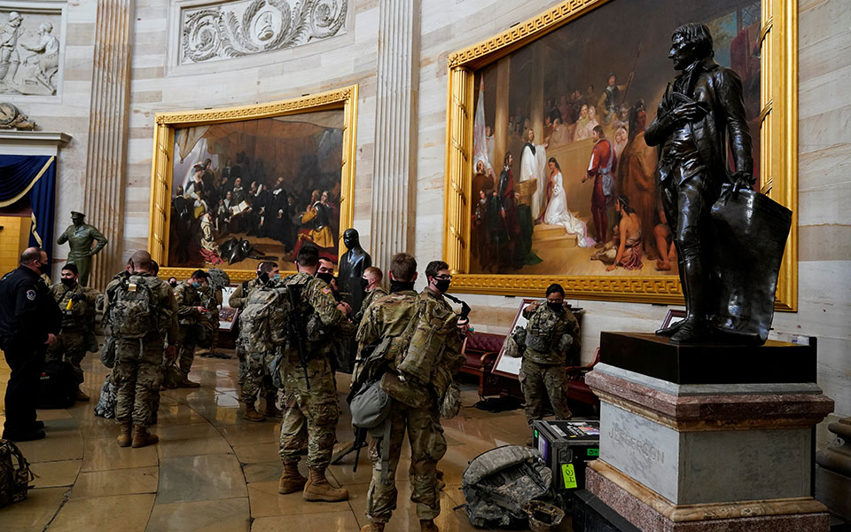 Η Εθνοφρουρά παρακολουθεί στενά το αμερικανικό Καπιτώλιο-9
