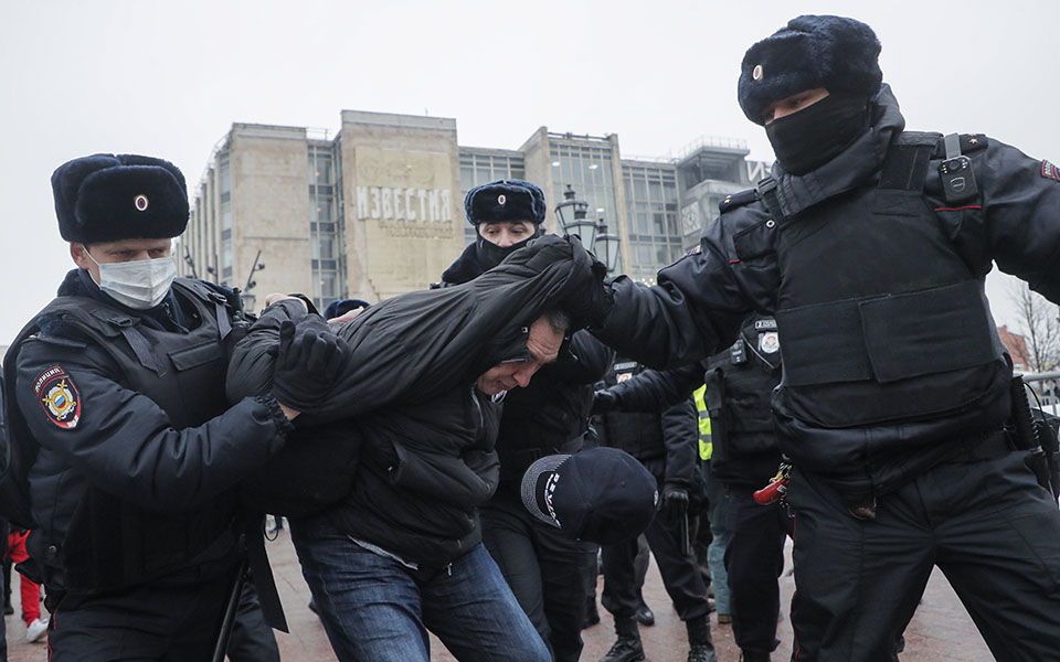 μαζικές-διαδηλώσεις-υπέρ-του-ναβάλνι-8-561239620