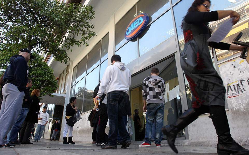 σταθερή-τον-οκτώβριο-η-ανεργία-στο-167-561229129