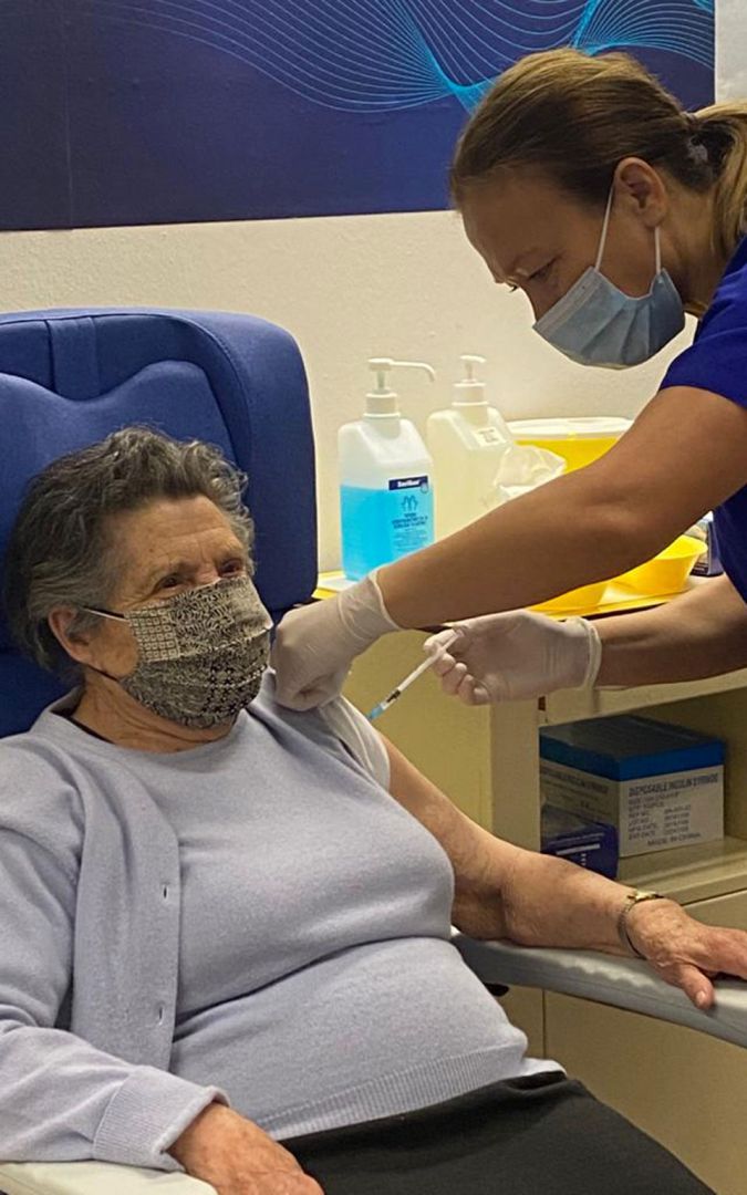 Ξεκίνησε ο εμβολιασμός των ατόμων άνω των 85 (εικόνες)-2