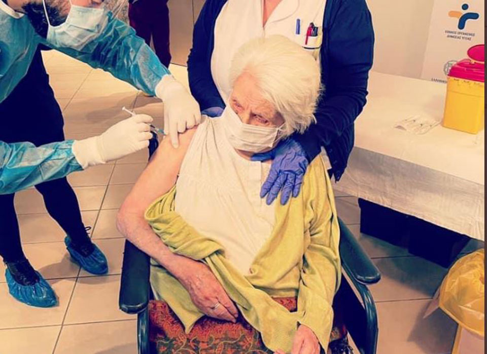 θεσσαλονίκη-εμβολιάστηκε-96χρονη-επιζ-561216871