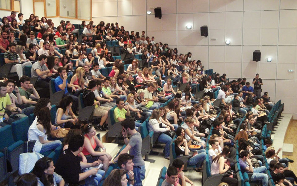 διαφωνούν-σε-όλα-οι-πρυτάνεις-561235969