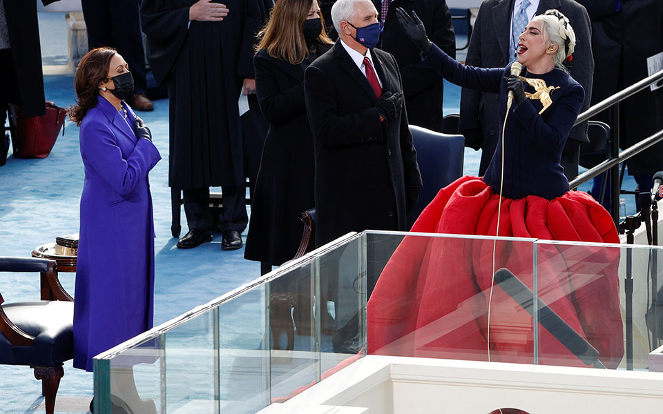Ορκωμοσία Μπάιντεν: Lady Gaga και Τζένιφερ Λόπεζ έκλεψαν την παράσταση-1