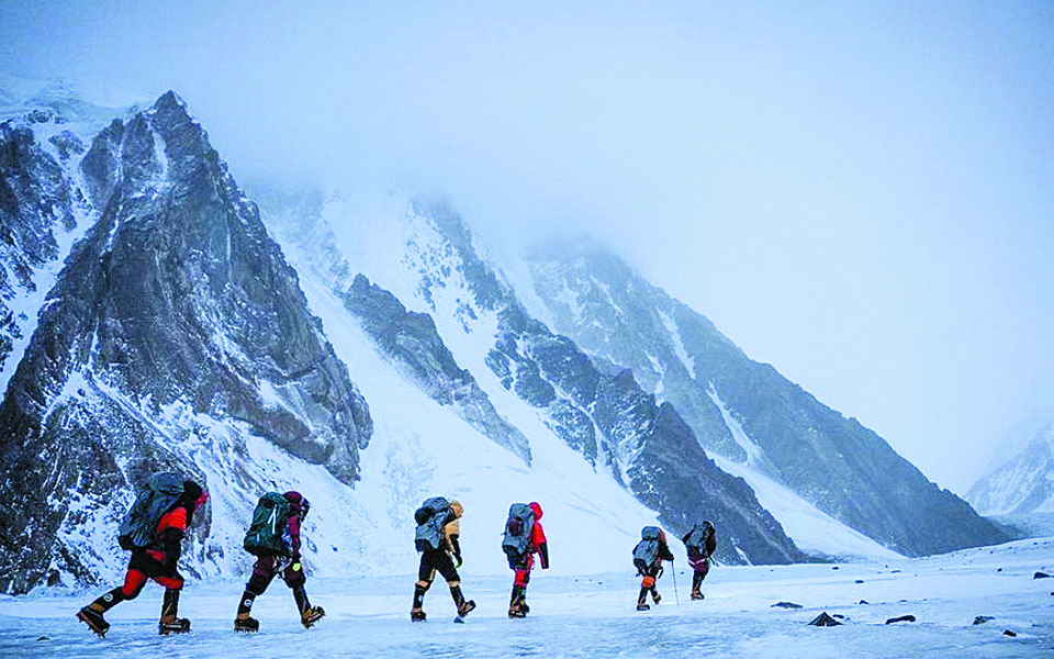 Διαβάστε στην «Καθημερινή της Κυριακής»-7