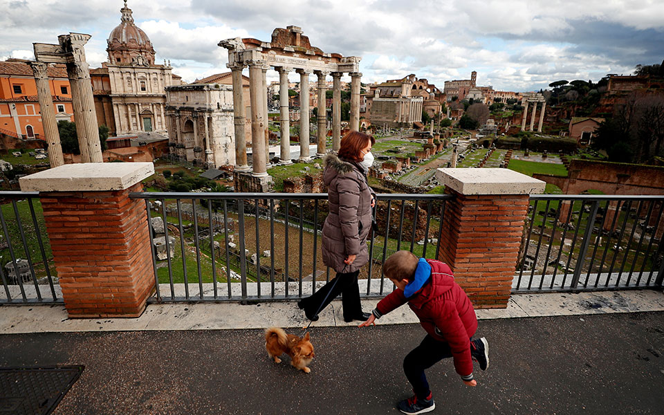 η-ιταλία-προσφεύγει-κατά-pfizer-και-astrazeneca-561240358